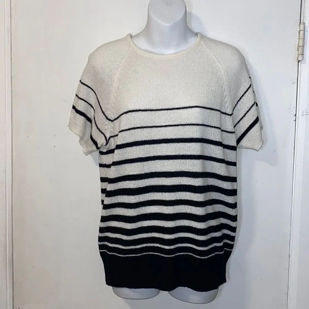 CAROLYN TAYLOR For By Design White with Black Stripe Short-sleeve Sweater-M